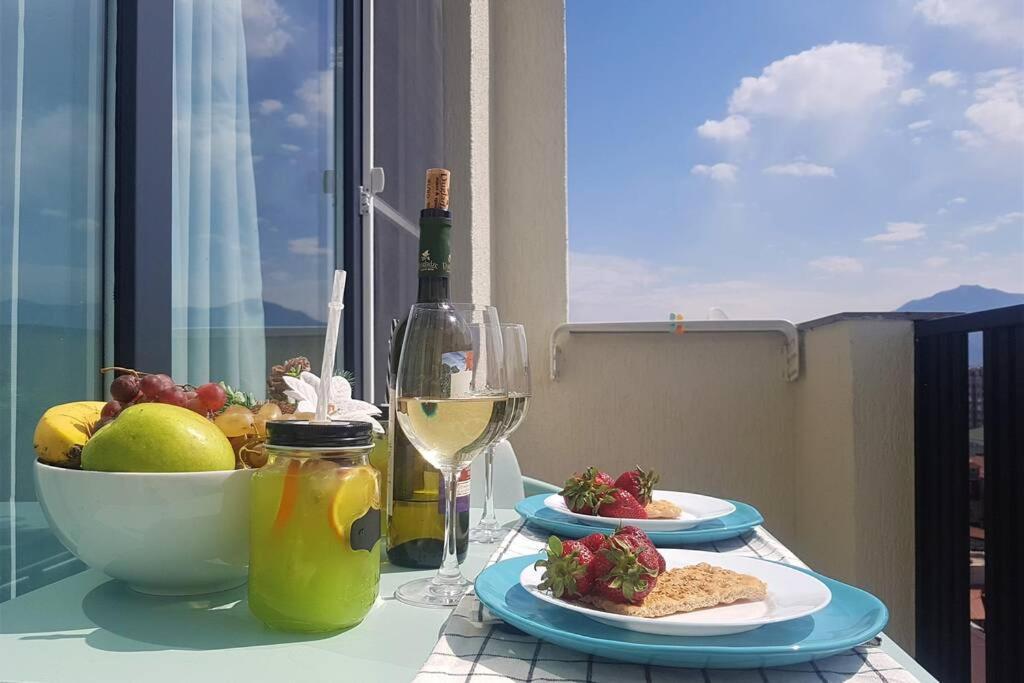 'Mint Fresh' Summer Studio In Batumi City Center Apartman Kültér fotó