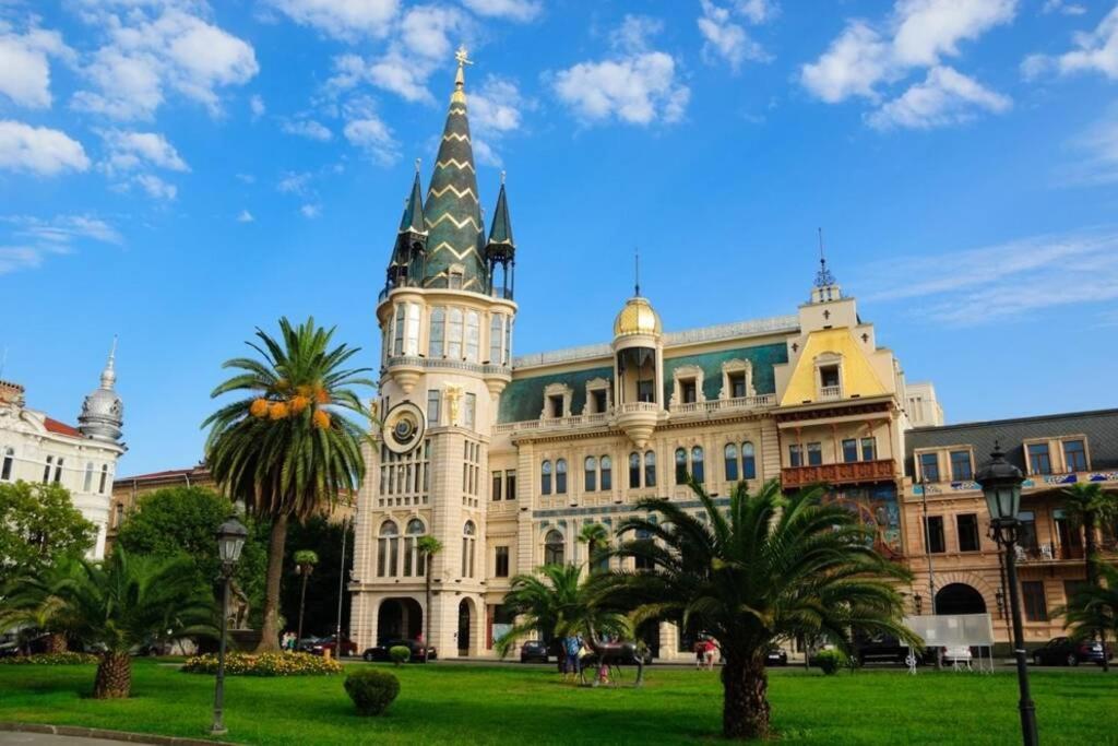 'Mint Fresh' Summer Studio In Batumi City Center Apartman Kültér fotó